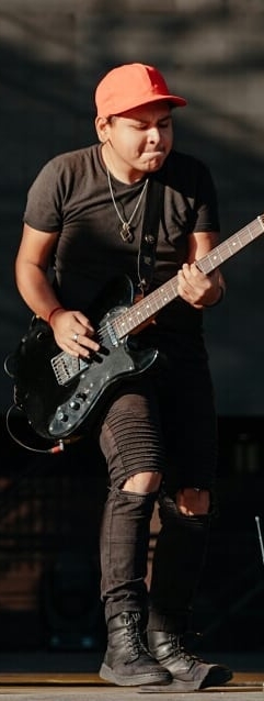 Dirk Mendoza (guitarra)