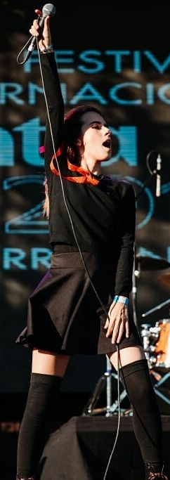 Tania Marmolejo (voz)